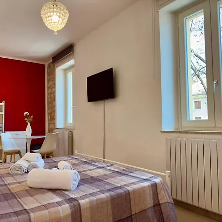 Apartman Domus 2 *